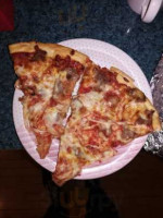 Benny's Pizza food