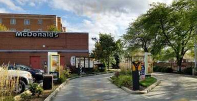 Mcdonald's Restaurants Of Illinois I outside