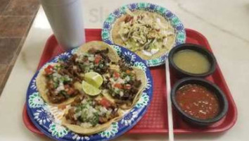 Taqueria El Paisa food