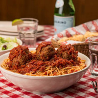 Buca di Beppo food