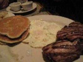 Lumes Pancake House food