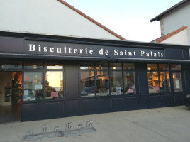 Biscuiterie de Saint Palais outside