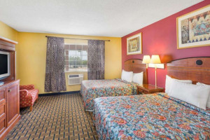 Days Inn By Wyndham Red Bluff inside