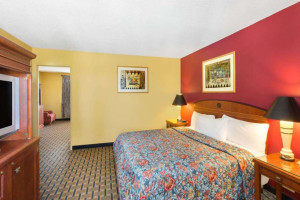 Days Inn By Wyndham Red Bluff inside