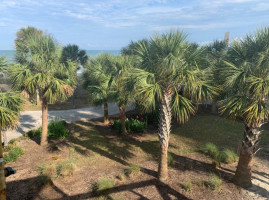 Sharkey's Oceanfront food