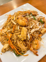 S&s Thai Kitchen food