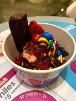 Menchie's Frozen Yogurt food