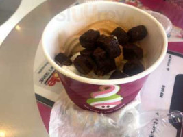 Menchie's Frozen Yogurt food