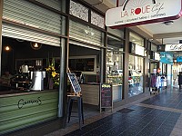 La Roue Café people