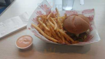 Dickie Jo's Burgers food