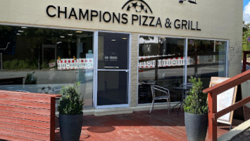 Champions Pizza outside