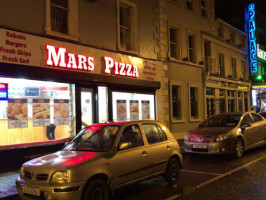 Mars Pizza outside