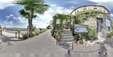 La Cave De Mougins outside