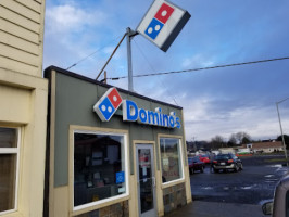 Domino's Pizza outside