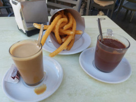 Cafeteria Rotonda Del Tren food