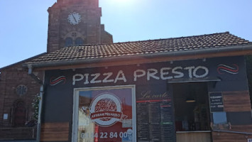 Pizza Presto inside