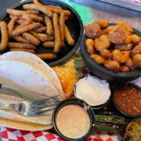 Sanford's Grub & Pub food