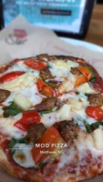 Mod Pizza food