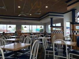 Culver's inside