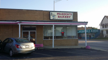 Pearsons Bakery outside