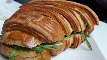 Croissant Gigante food