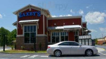 Zaxby's Chicken Fingers Buffalo Wings outside