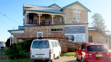 Lochinvar Hotel outside