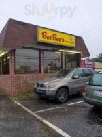 Bee Bee's Drive Thru outside