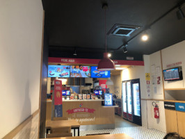 Domino's Pizza Matosinhos inside