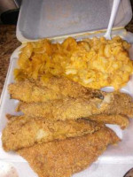 Carolyn's Soul Food food