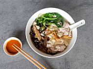 Dà Shī Xiōng Dai C Heng Pork Noodle food