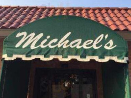 Michael's Italian outside