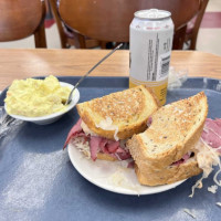 Shapiro's Deli Cafeteria food