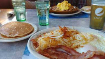 Sheboygan's Family Restuarant food