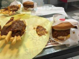 Original Tommy's World Famous Hamburgers outside