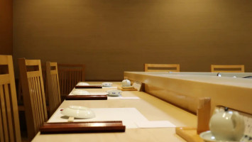 Sushi Fukumoto inside