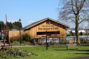 The Mayor's Cafe outside