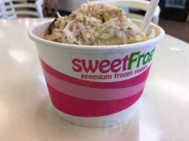 Sweet Frog Suffolk Main Street food