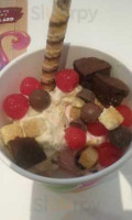 Yogurtland food