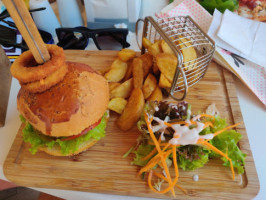 Tren Beach Kuşadası food