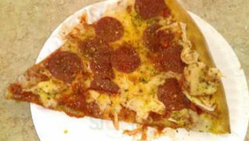 Zekos Pizzeria food