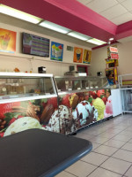 Trevly Helados inside