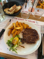 La Cour De Recre food