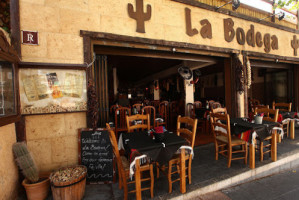 La Bodega food