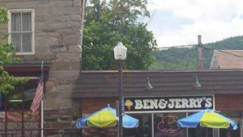 Ben Jerry's outside