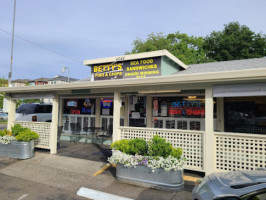 Betty's Fish Chips outside