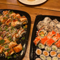 Yami Sushi Viby J food