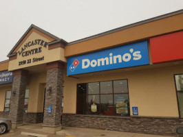 Domino's Pizza outside