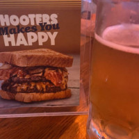 Hooters food