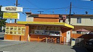 El Buen Taco outside